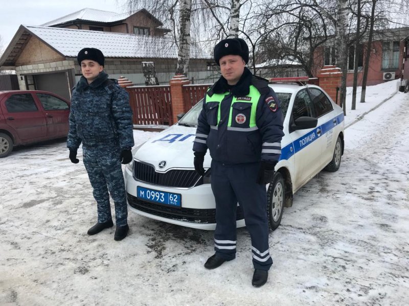 В Спасском районе Рязанской области сотрудники Госавтоинспекции доставили в больницу трехмесячного ребенка, которому срочно потребовалась медицинская помощь